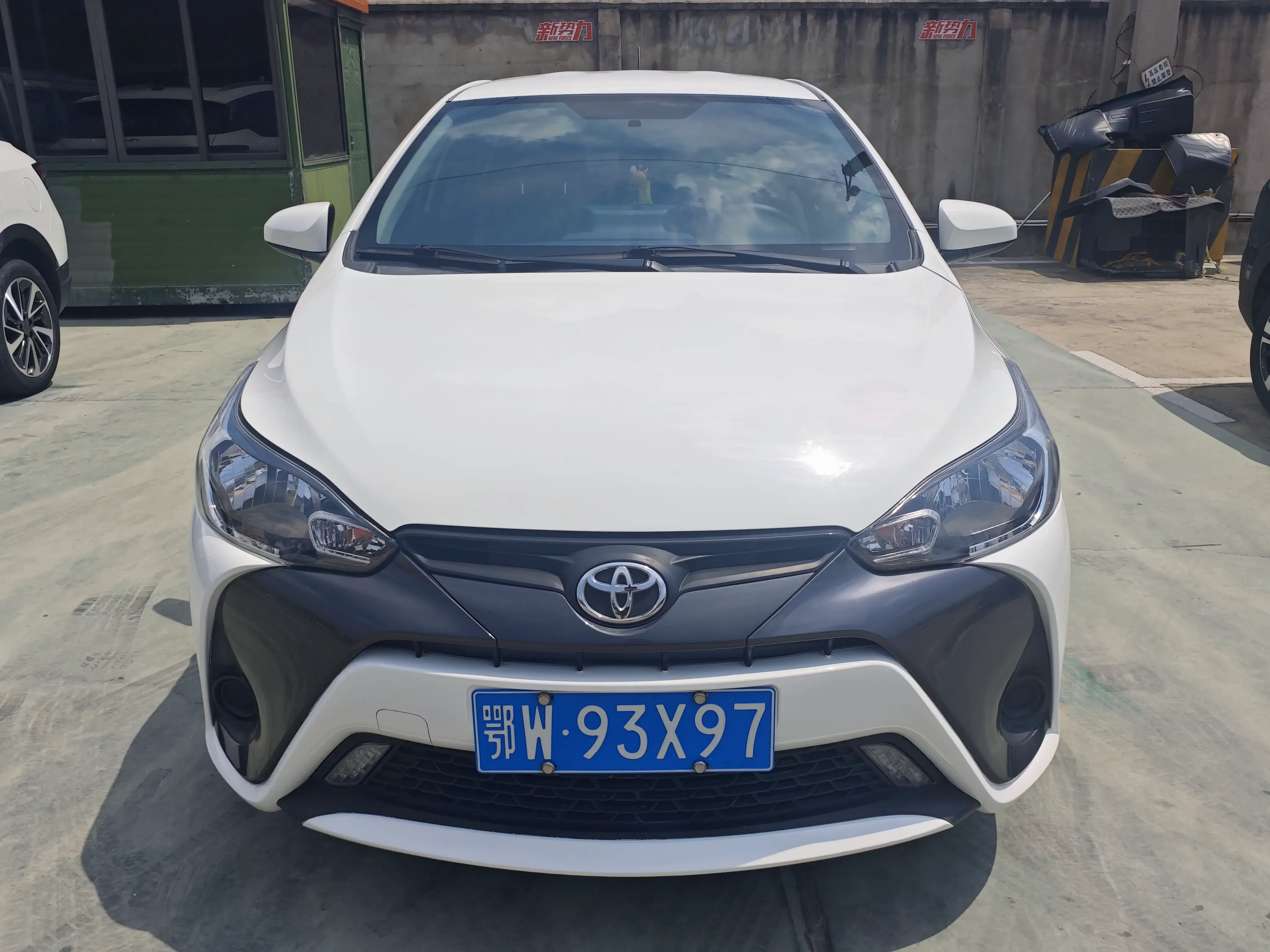 Toyota Yaris L
