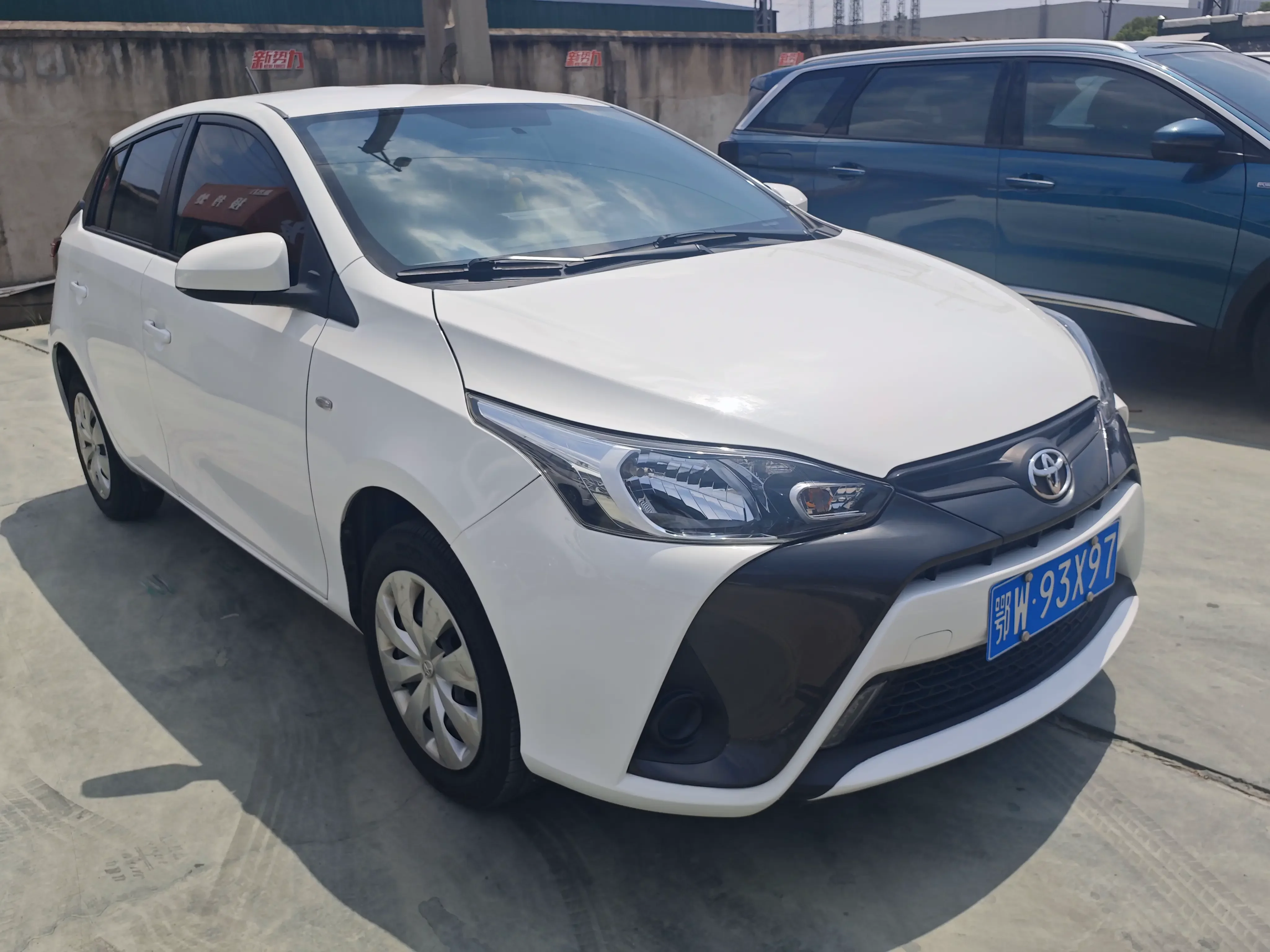 Toyota Yaris L