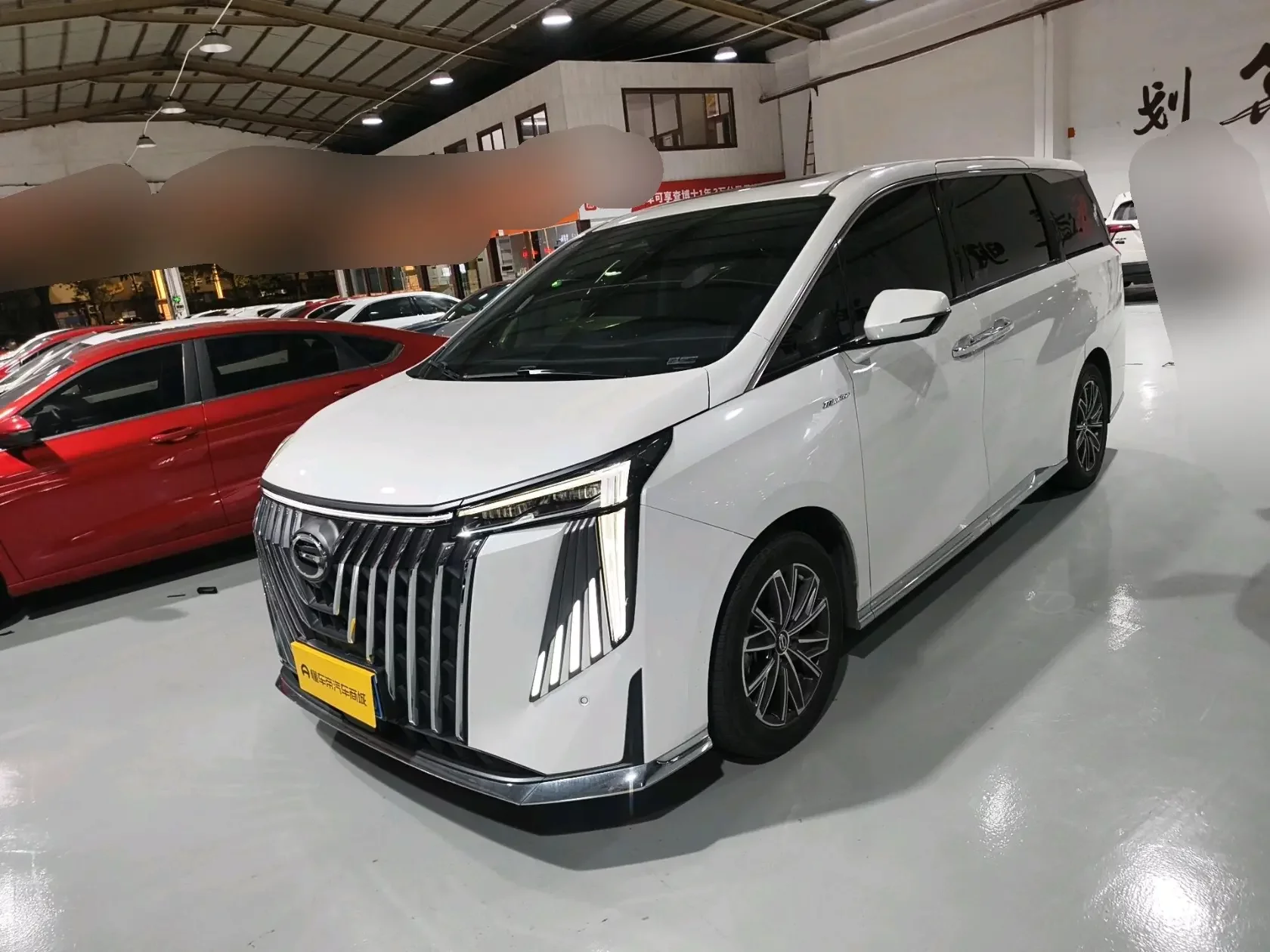GAC Trumpchi M8  из Китая