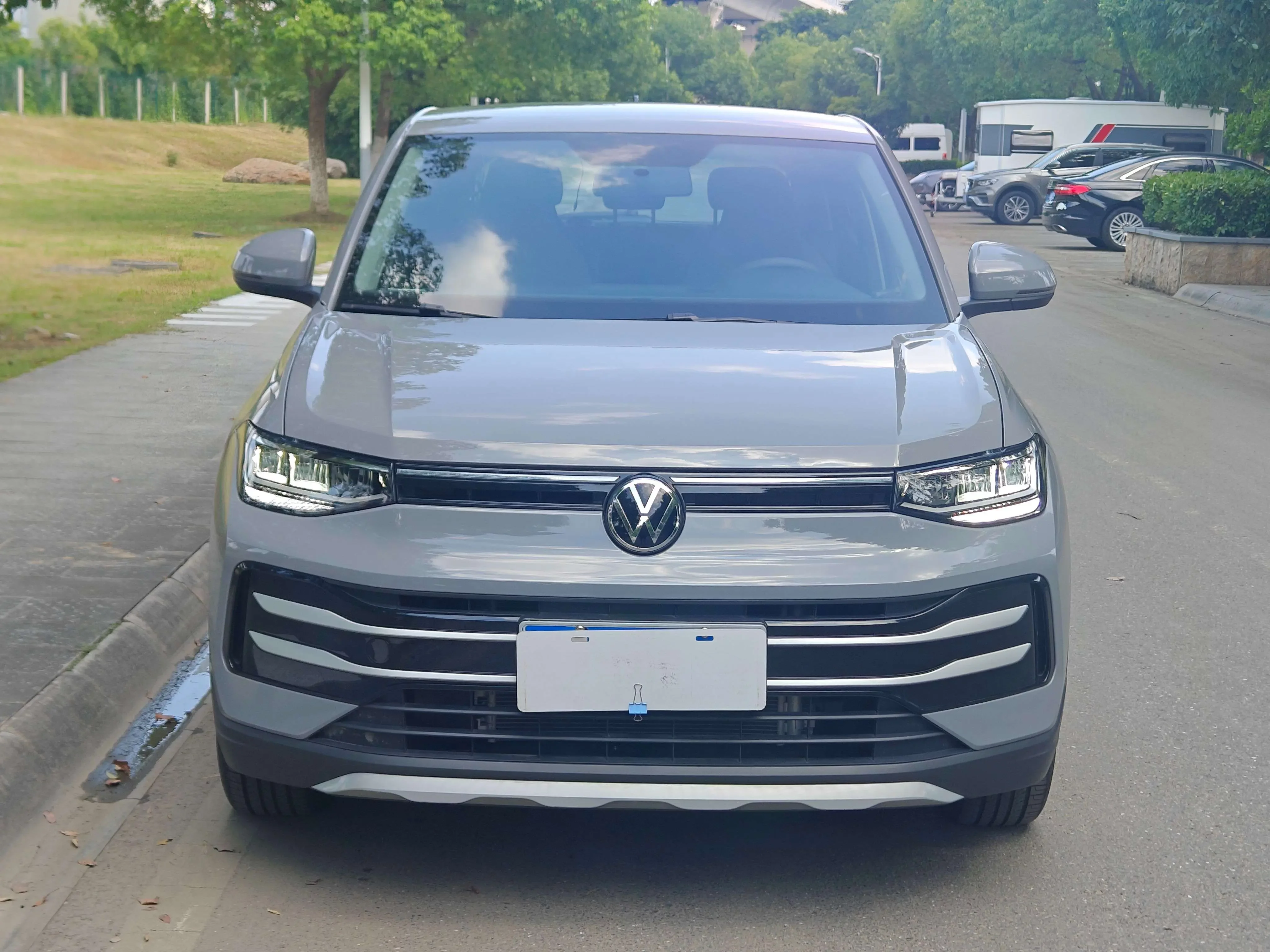 Volkswagen Tharu