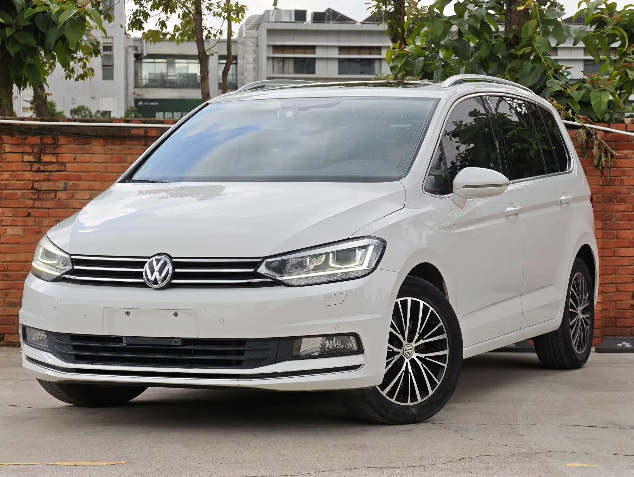 Volkswagen Touran L