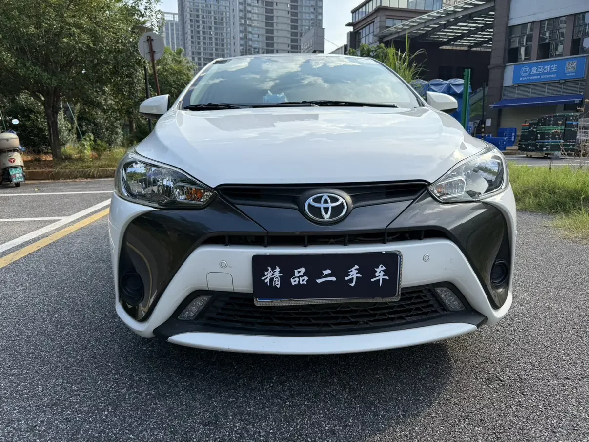 Toyota Yaris L