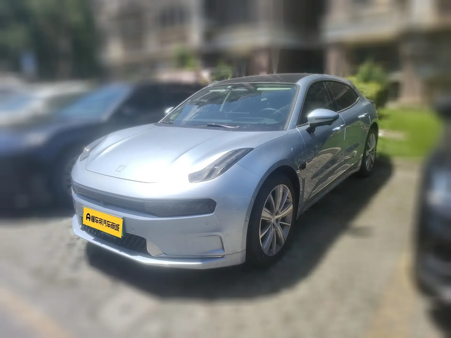 ZEEKR 001