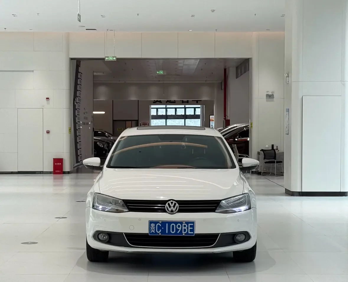 Volkswagen Sagitar