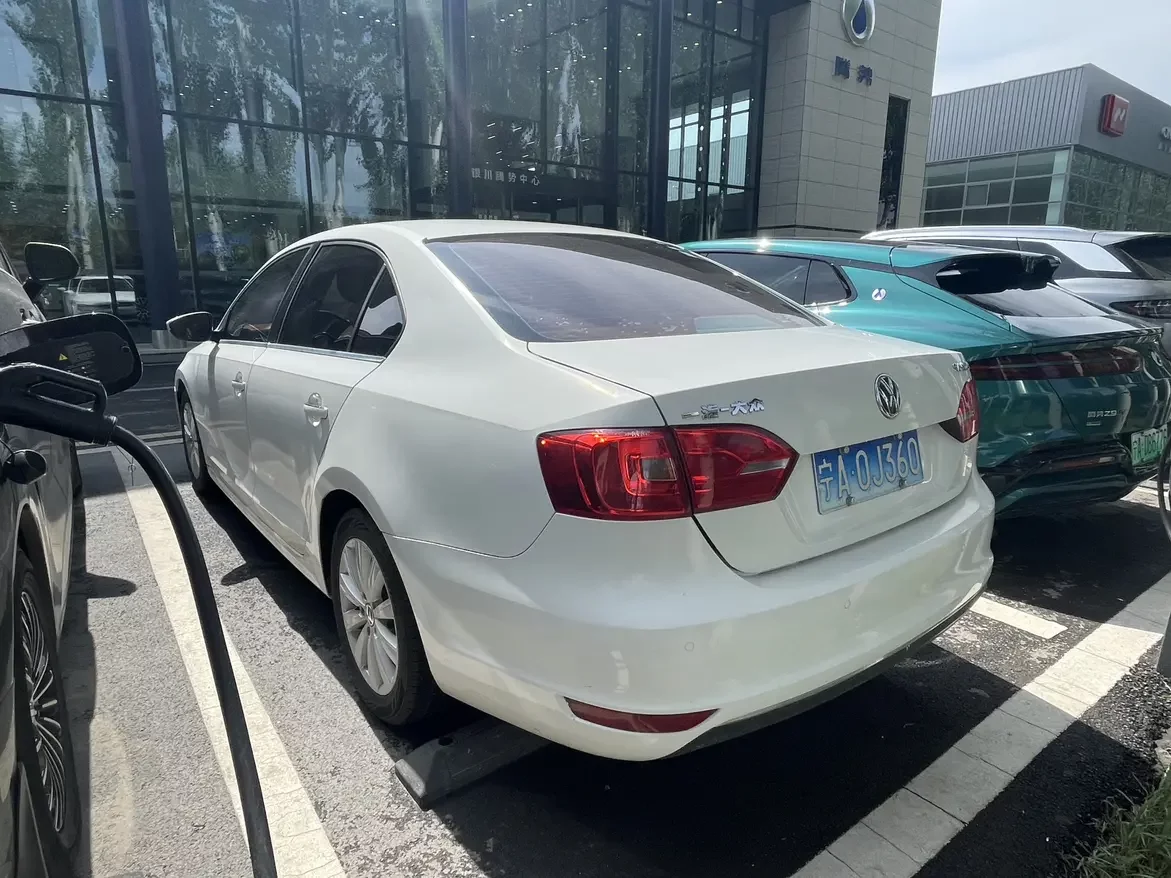 Volkswagen Sagitar