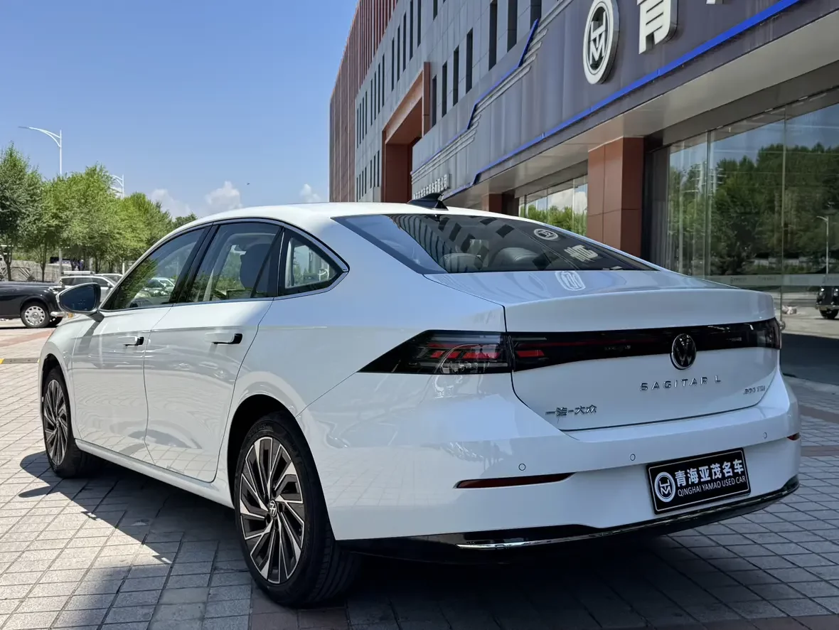 Volkswagen Sagitar