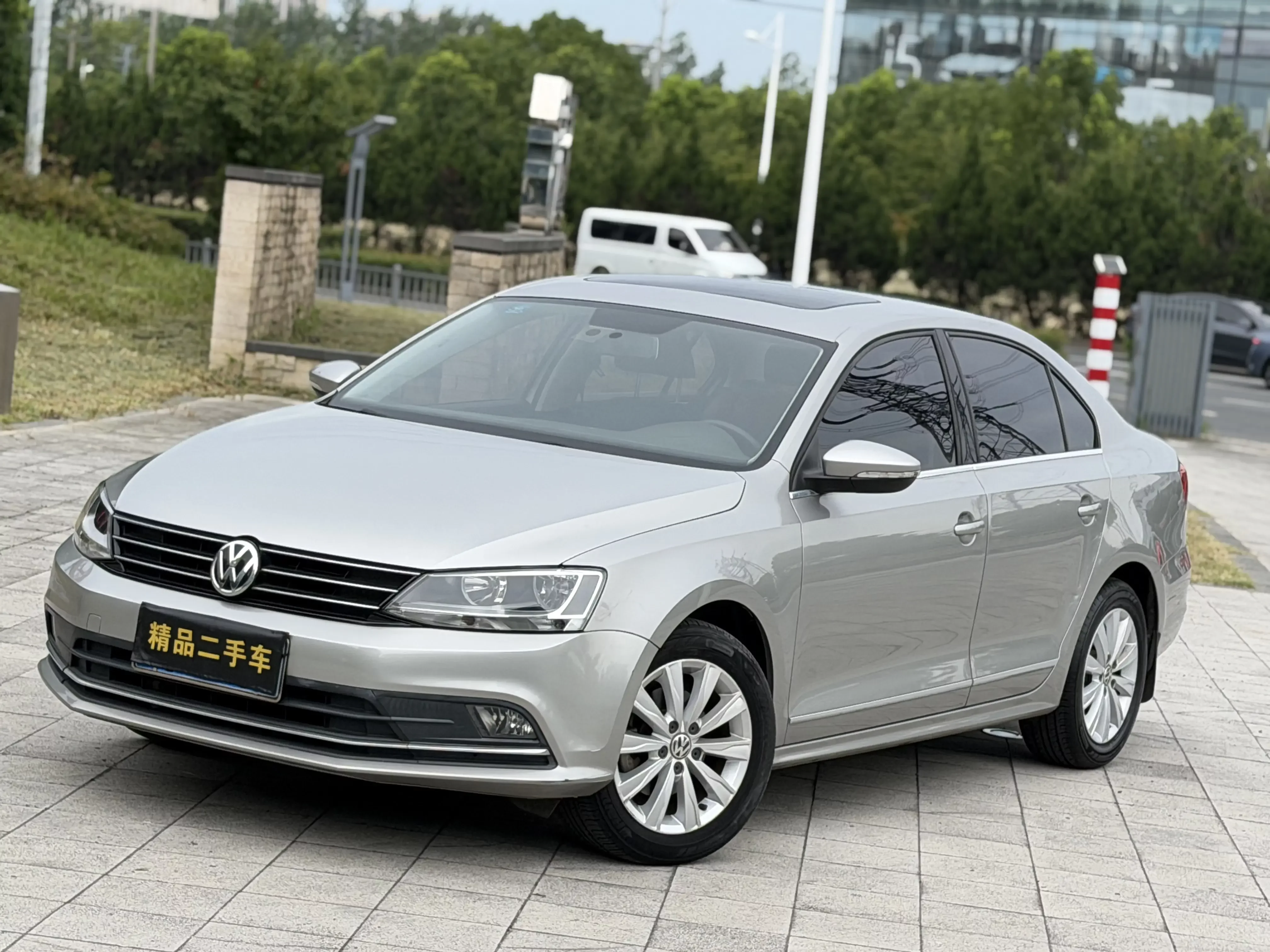 Volkswagen Sagitar