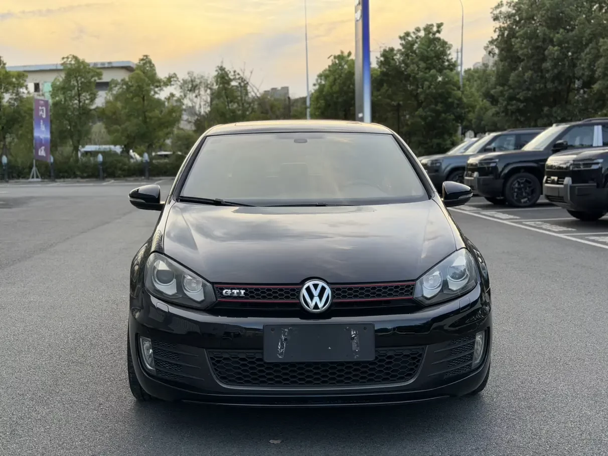 Volkswagen Golf GTI