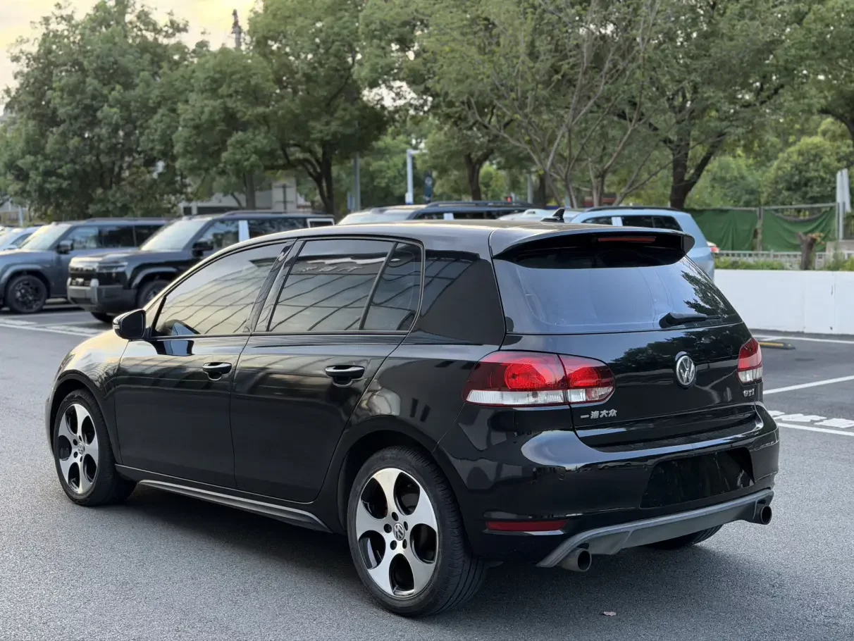 Volkswagen Golf GTI