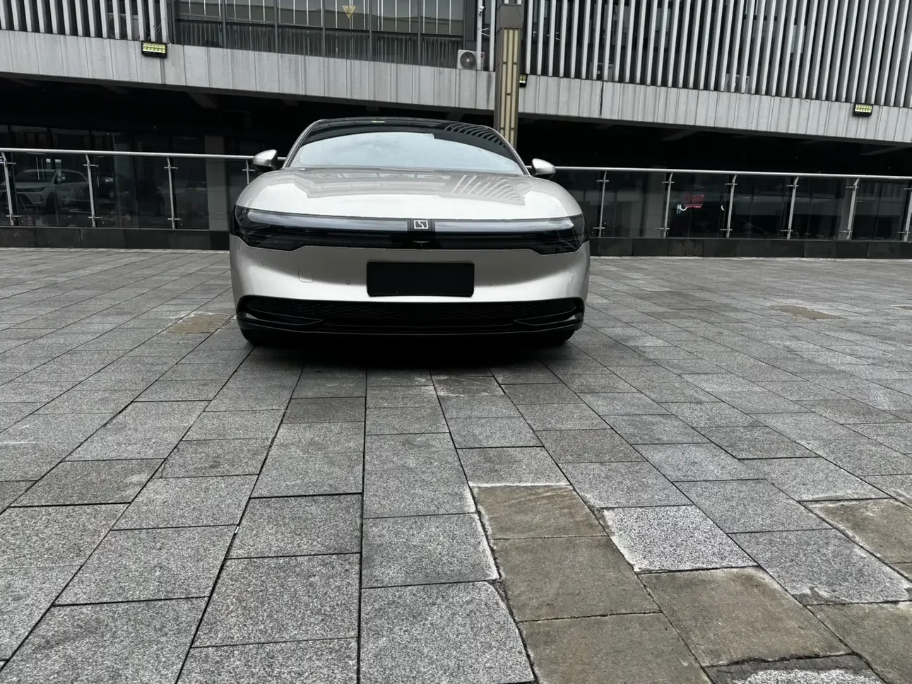 ZEEKR 007