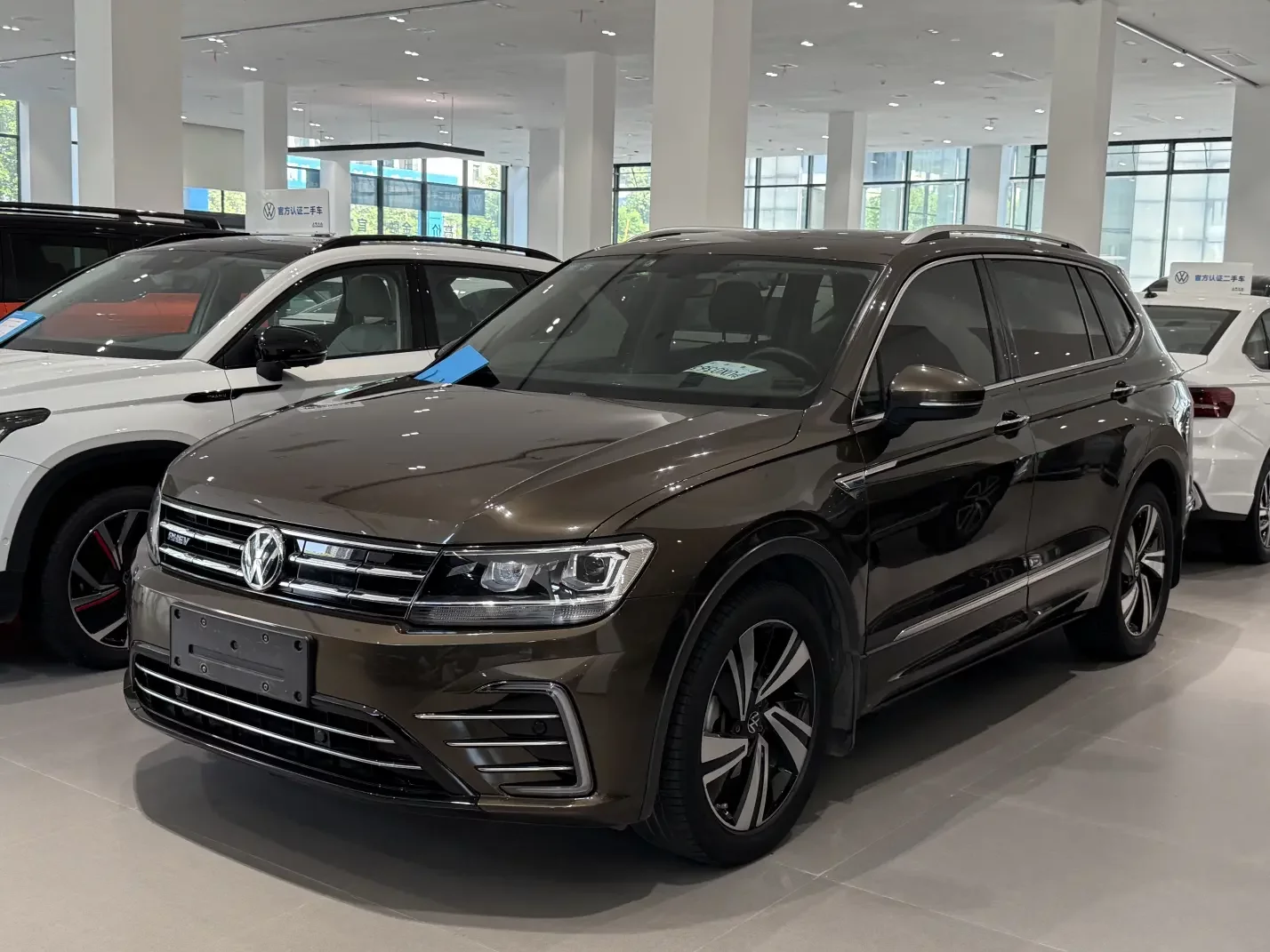 Volkswagen Tiguan L PHEV