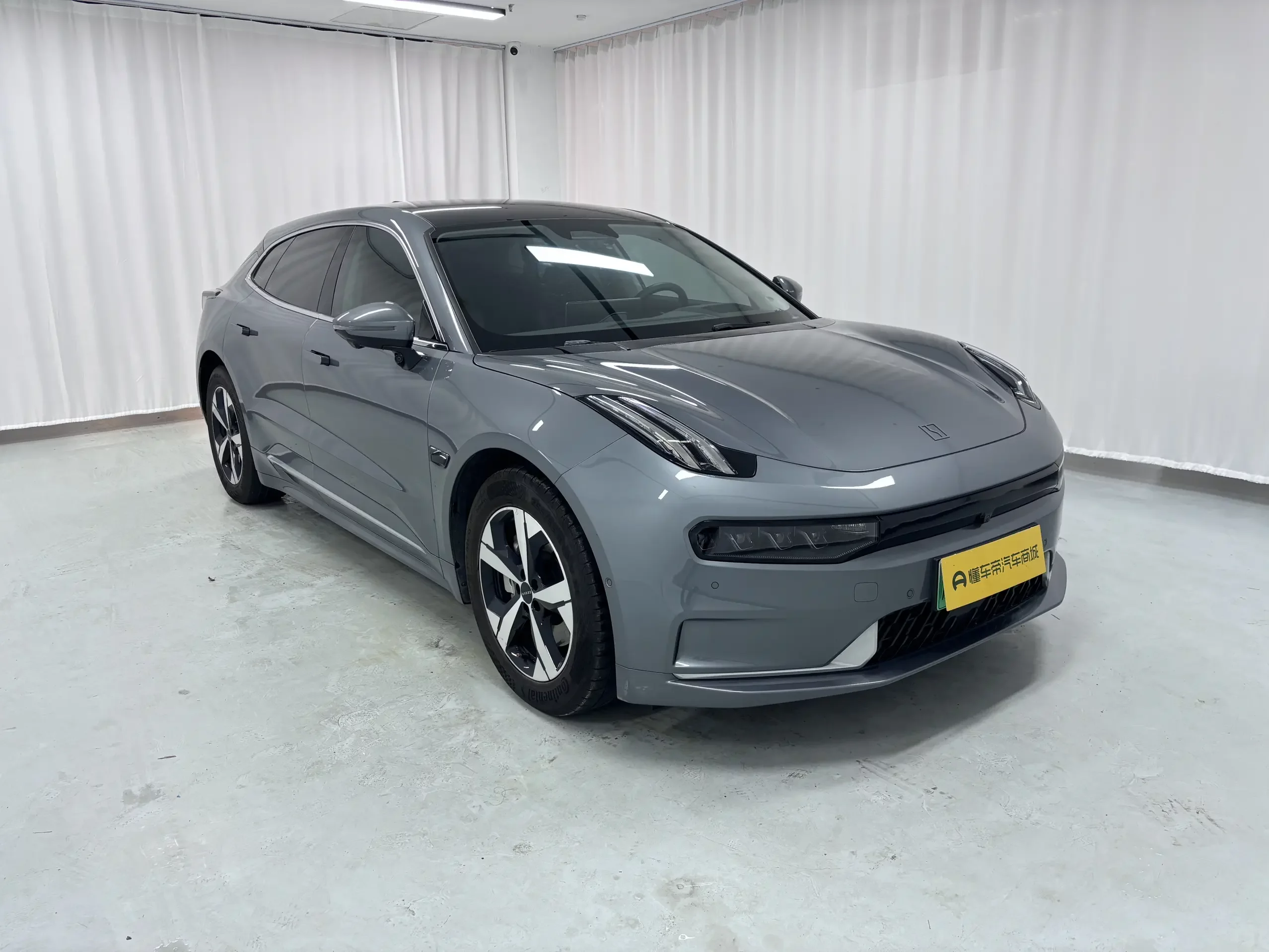 ZEEKR 001