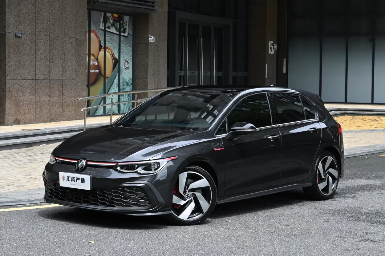 Volkswagen Golf GTI
