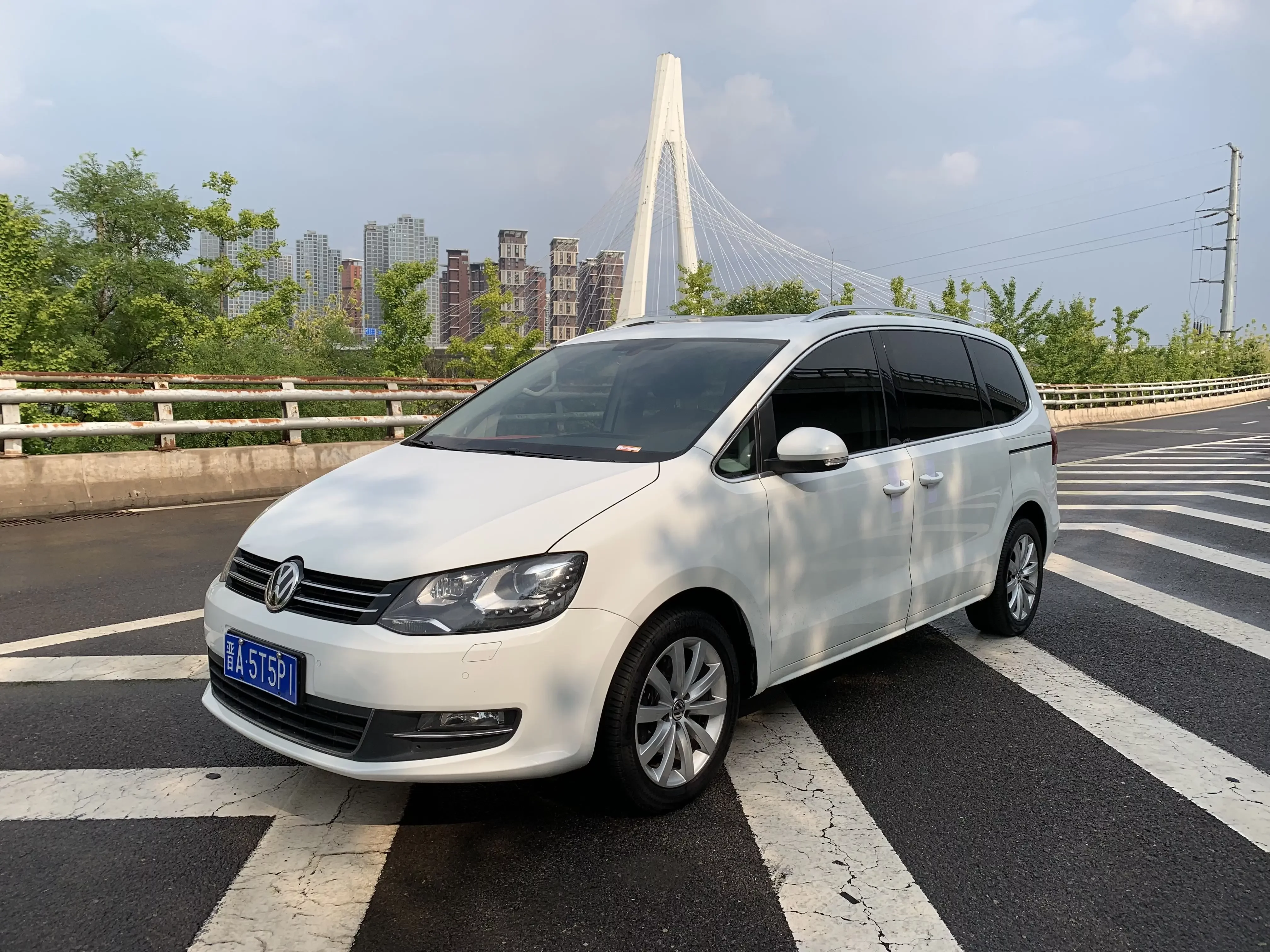Volkswagen Sharon