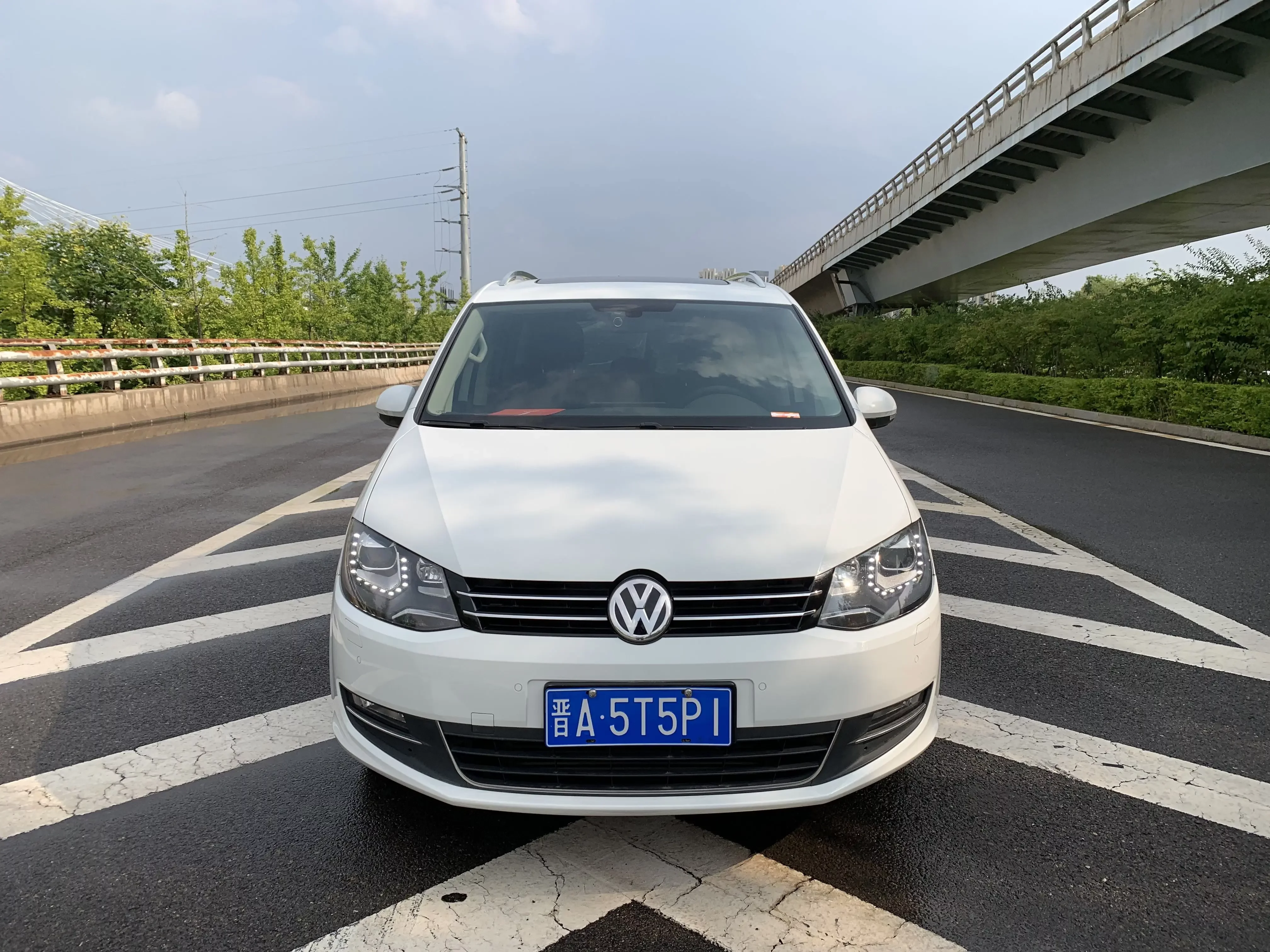 Volkswagen Sharon
