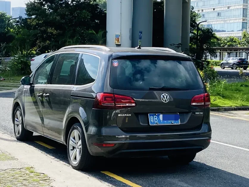 Volkswagen Sharon