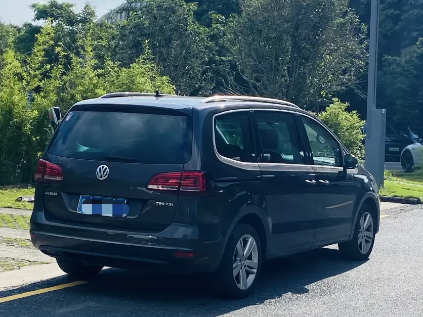 Volkswagen Sharon