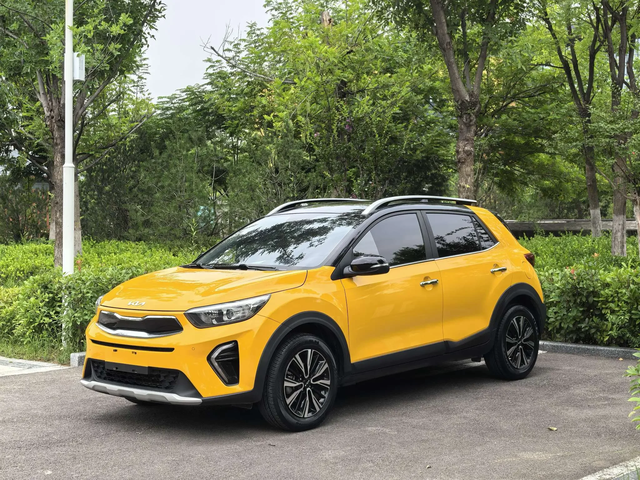 KIA KX1