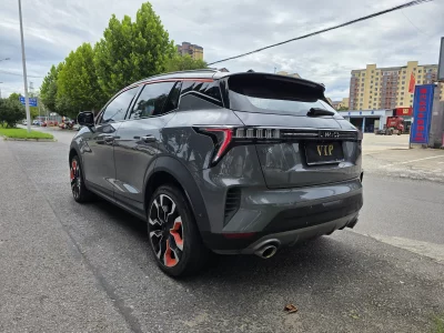 Lynk & Co 06