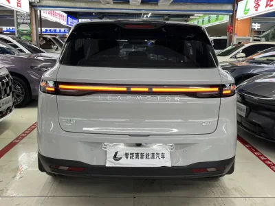 Leapmotor B10