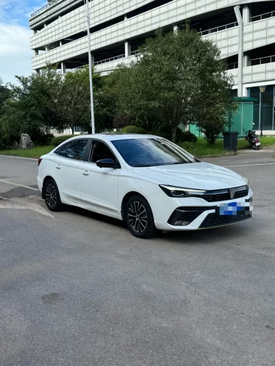 Roewe i5