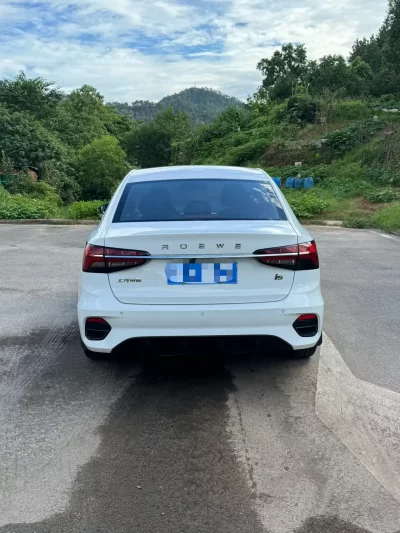 Roewe i5