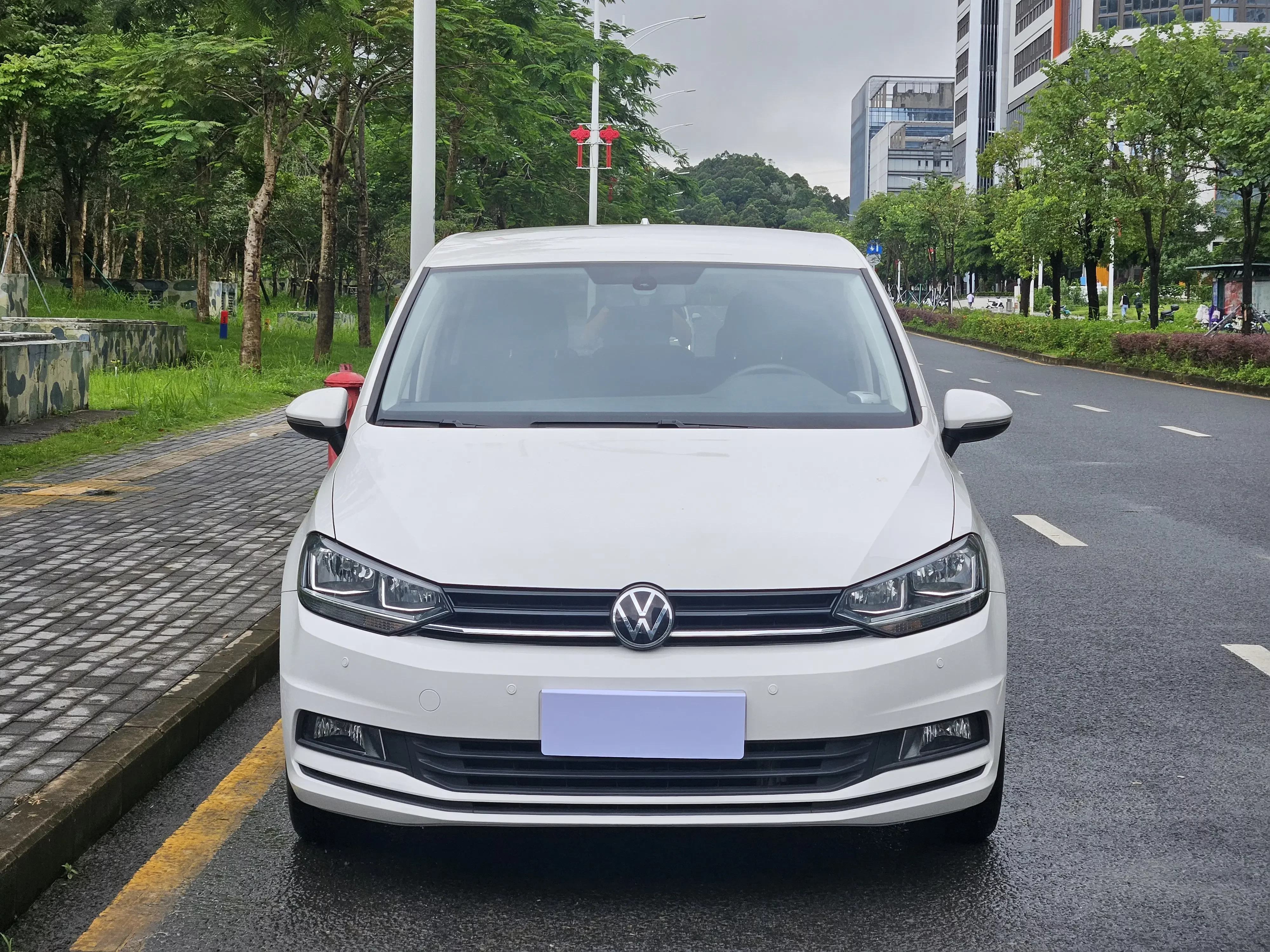 Volkswagen Touran L
