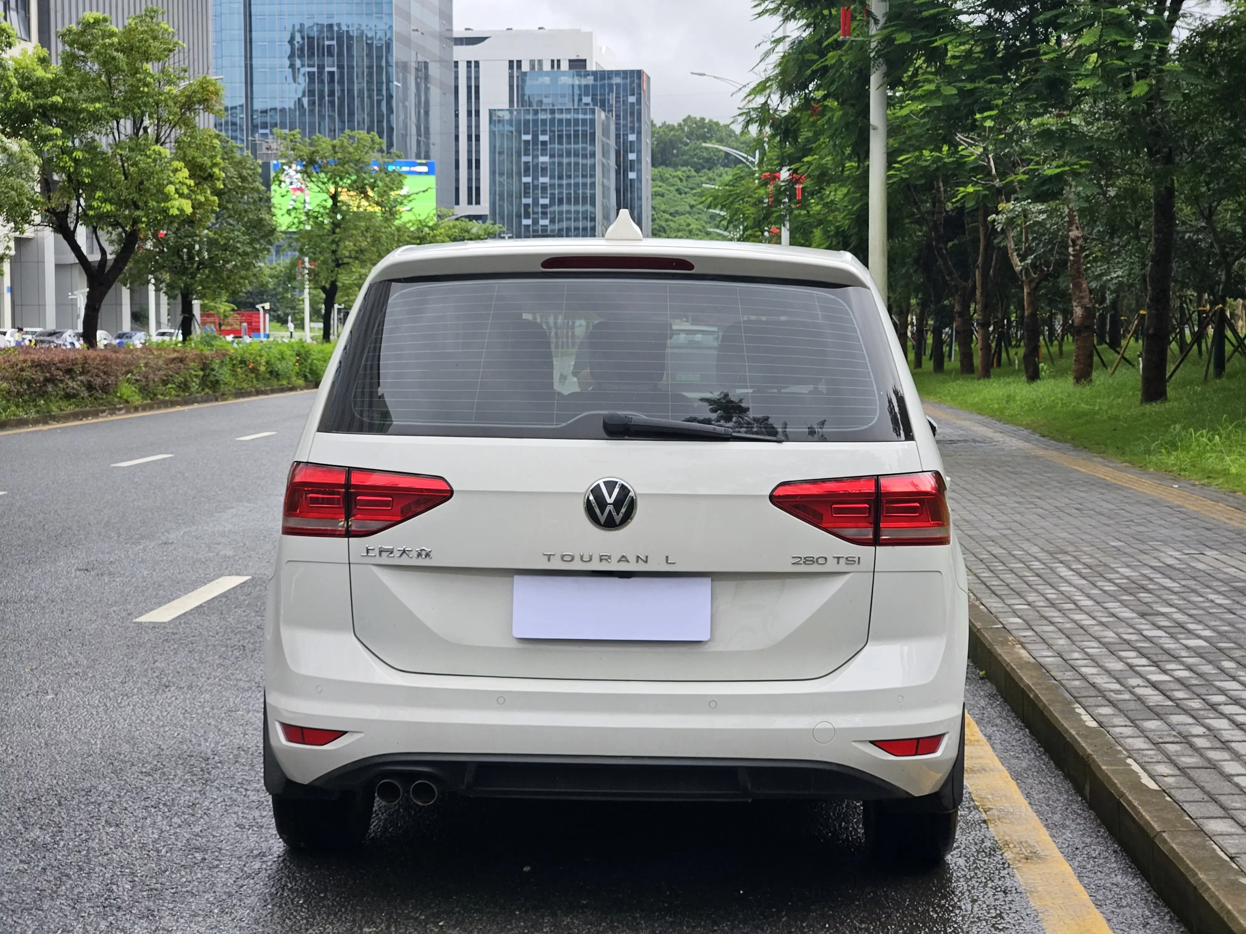 Volkswagen Touran L