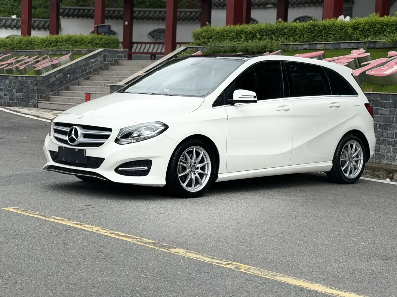 Mercedes-Benz B Class