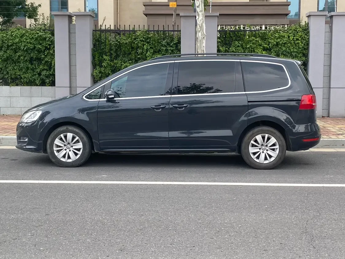 Volkswagen Sharon