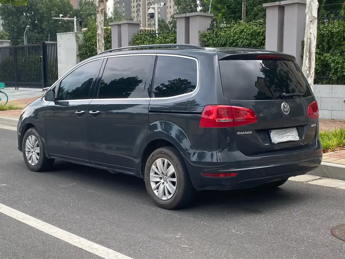 Volkswagen Sharon