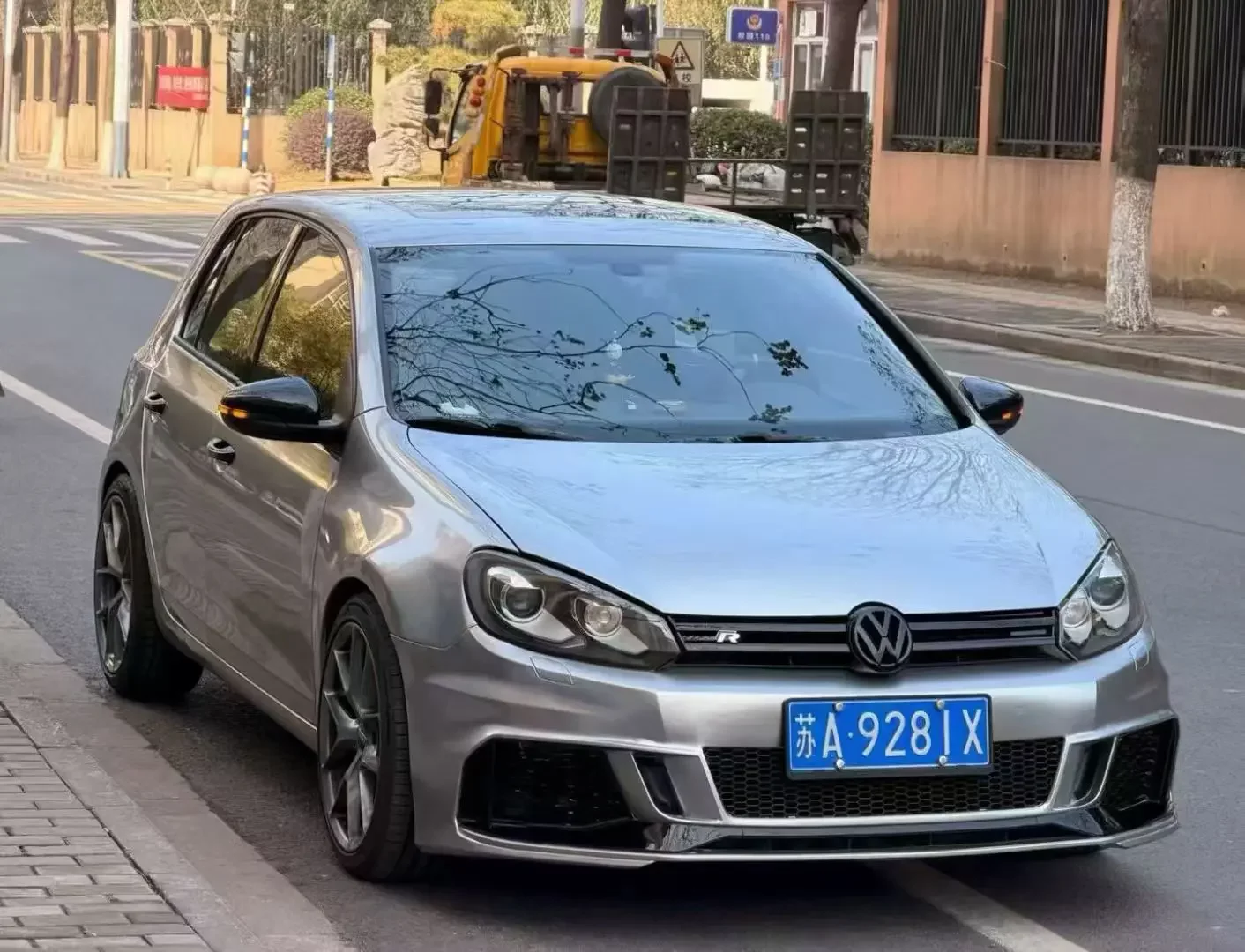 Volkswagen Golf GTI