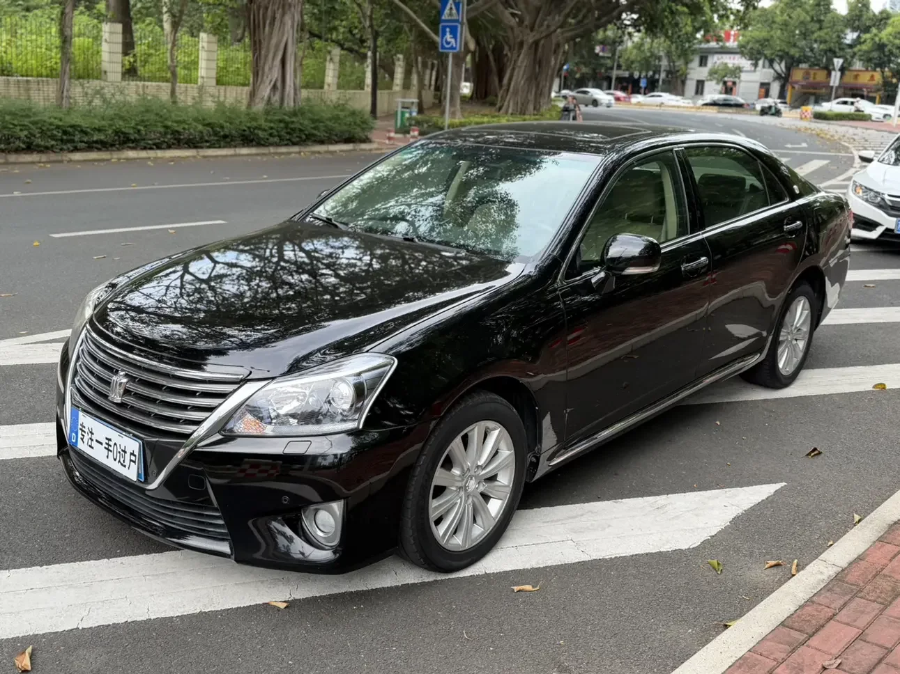 Toyota crown