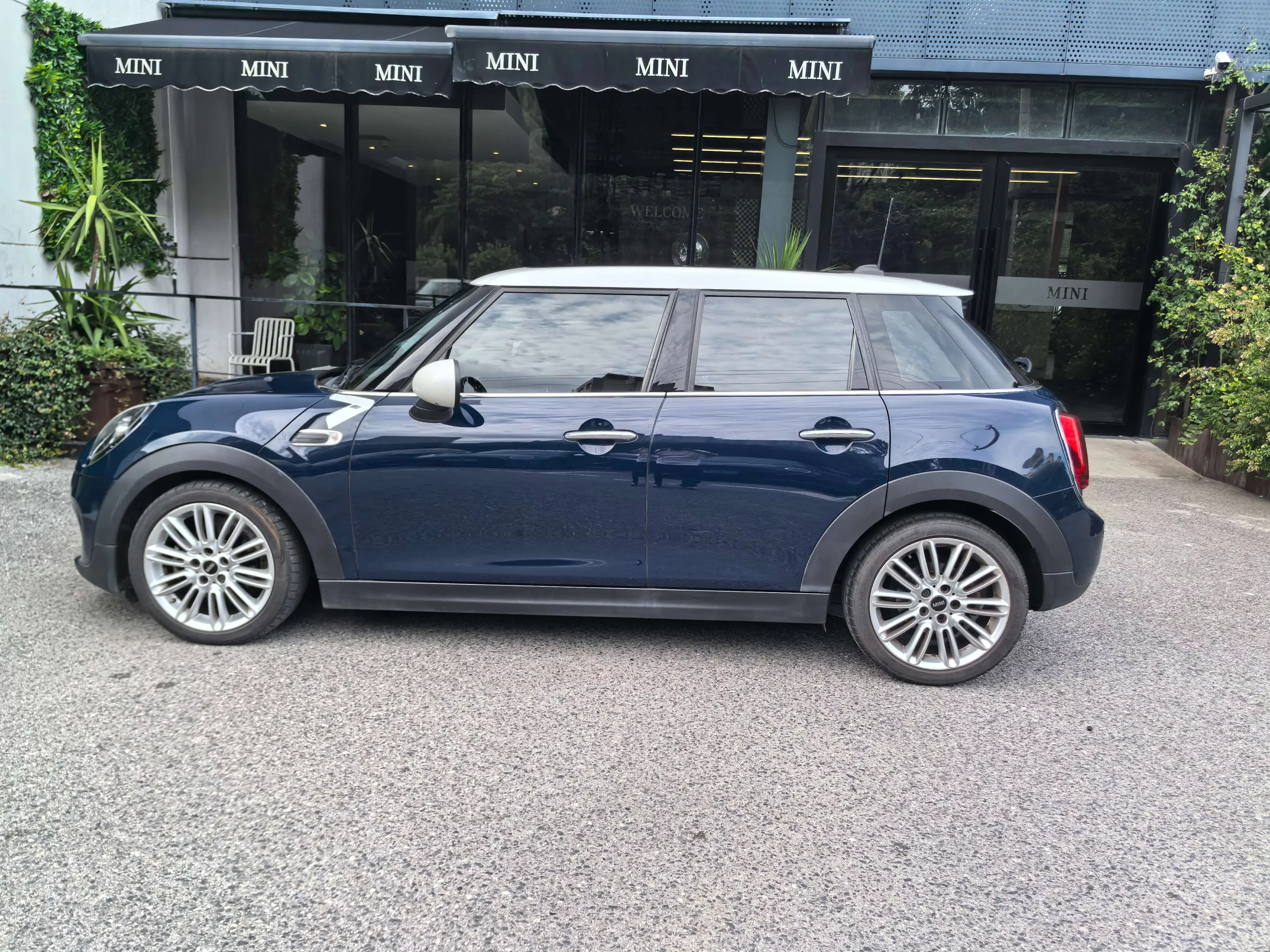 MINI 