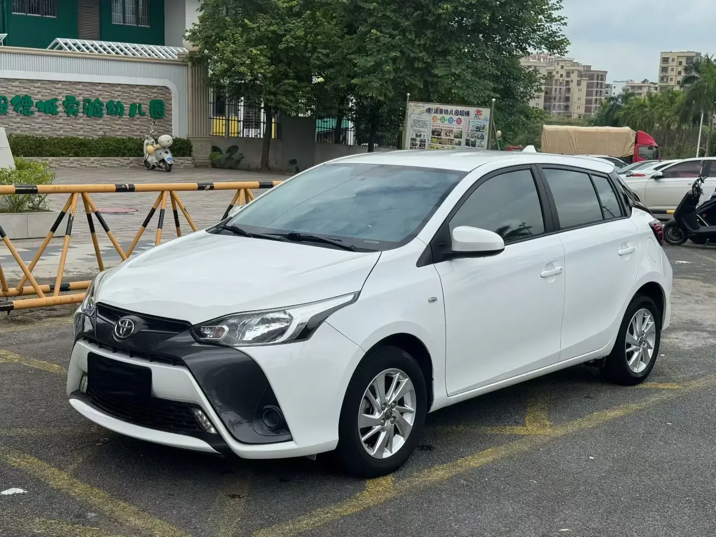 Toyota Yaris L