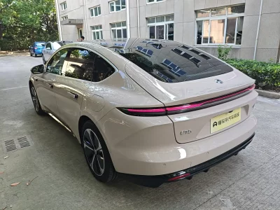 NIO ET5