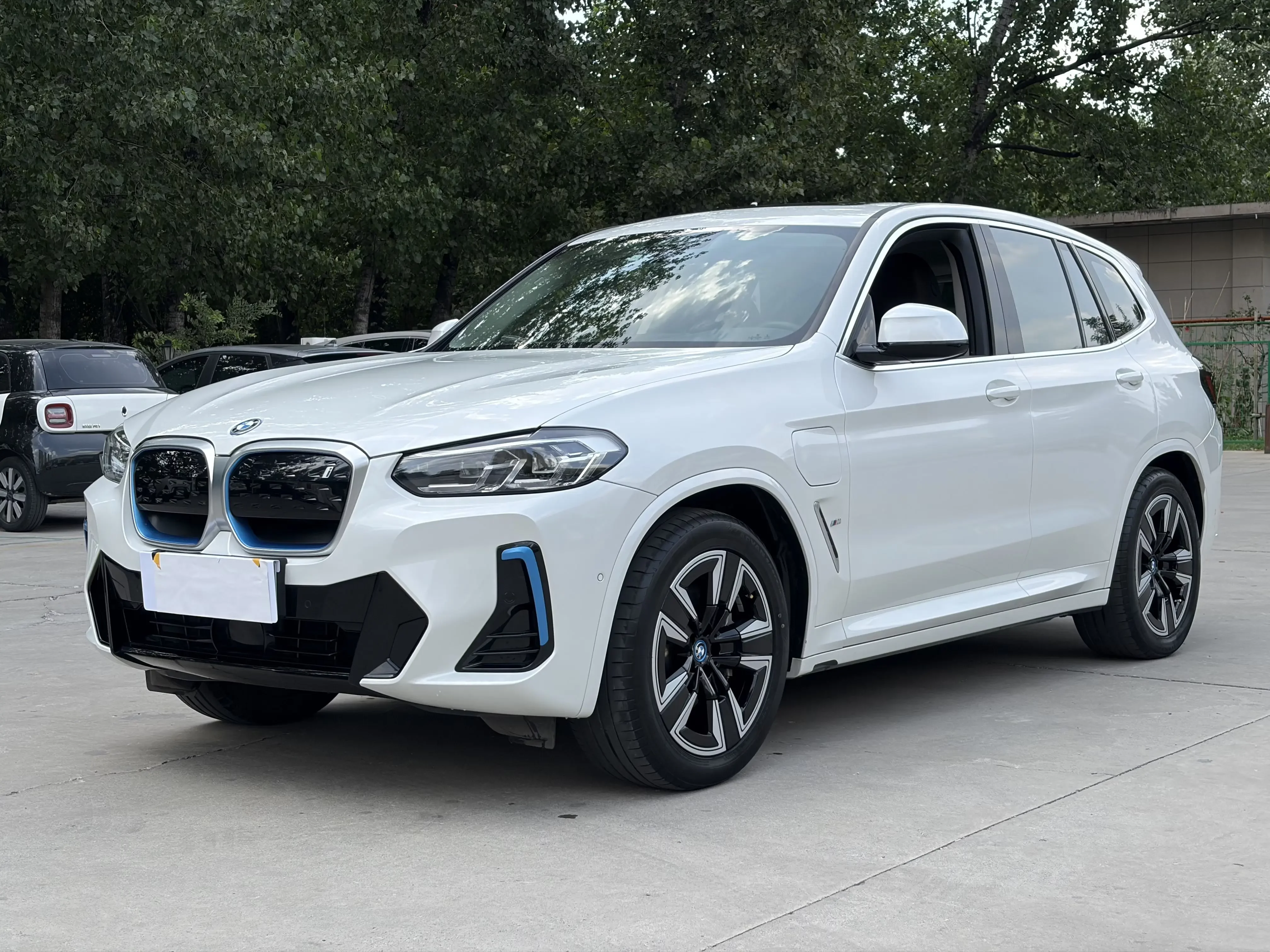 BMW iX3