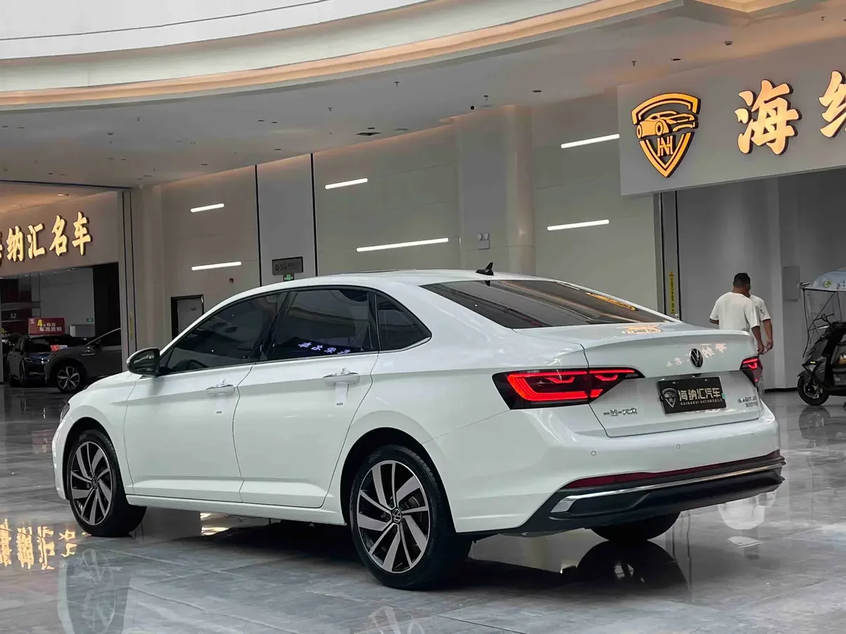 Volkswagen Sagitar