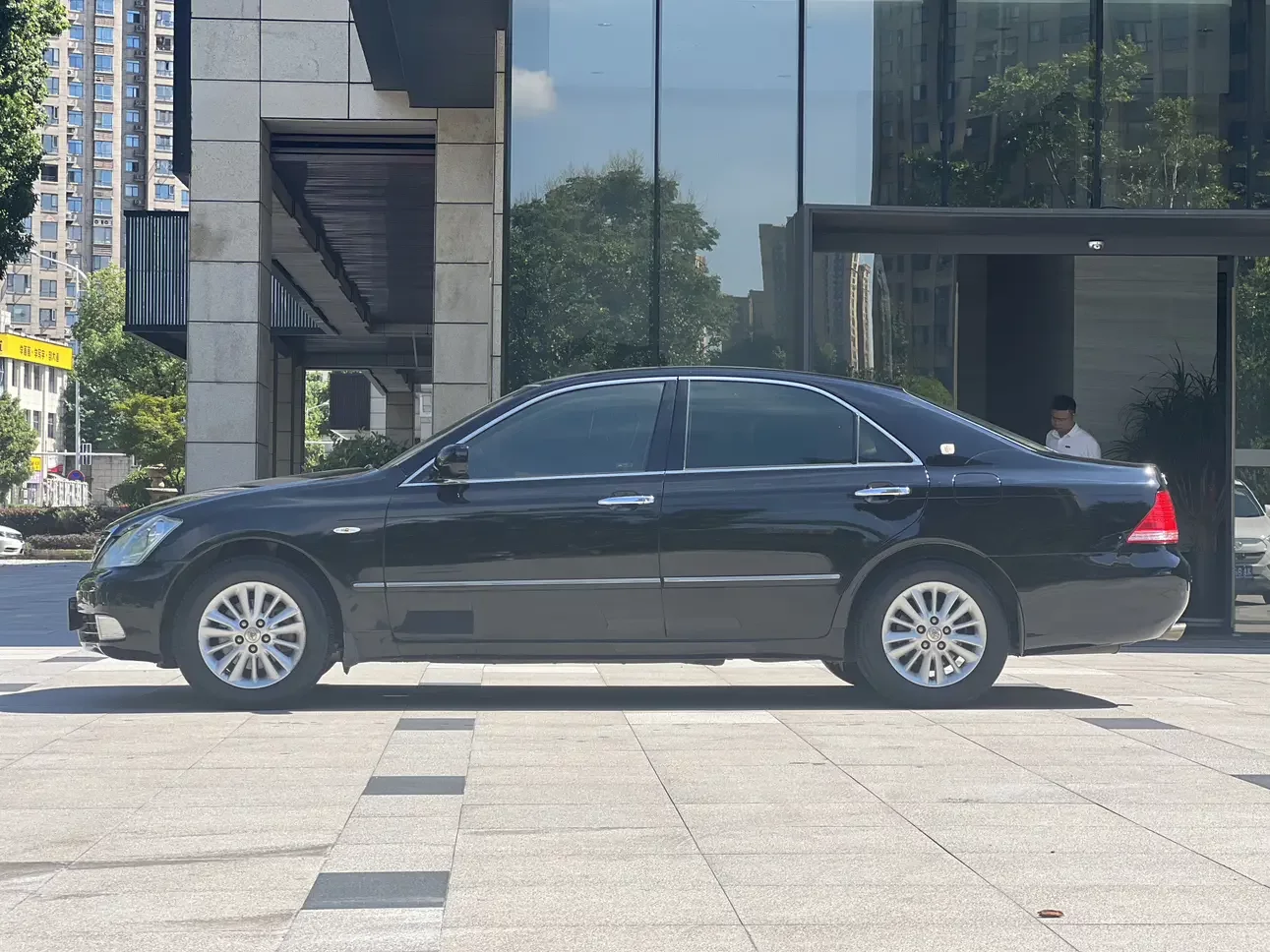 Toyota crown