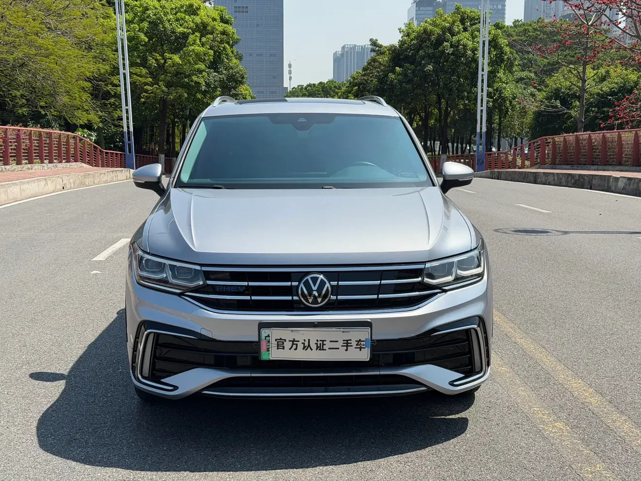 Volkswagen Tiguan L PHEV