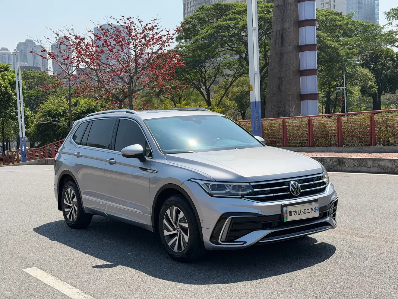 Volkswagen Tiguan L PHEV