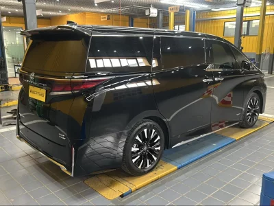 Toyota Crown Wellfire
