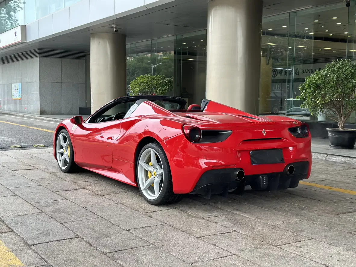 Ferrari 488