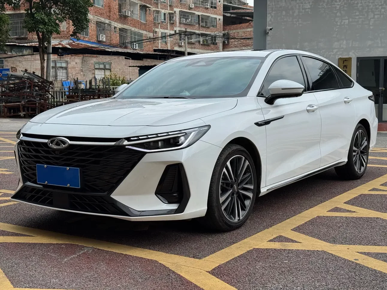 Chery Arrizo 8