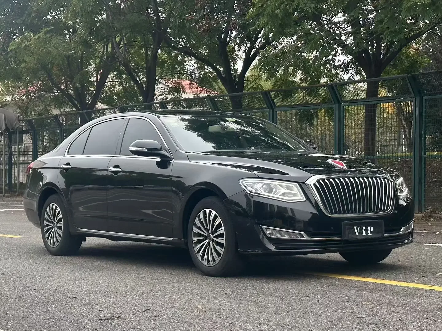 Hongqi H7