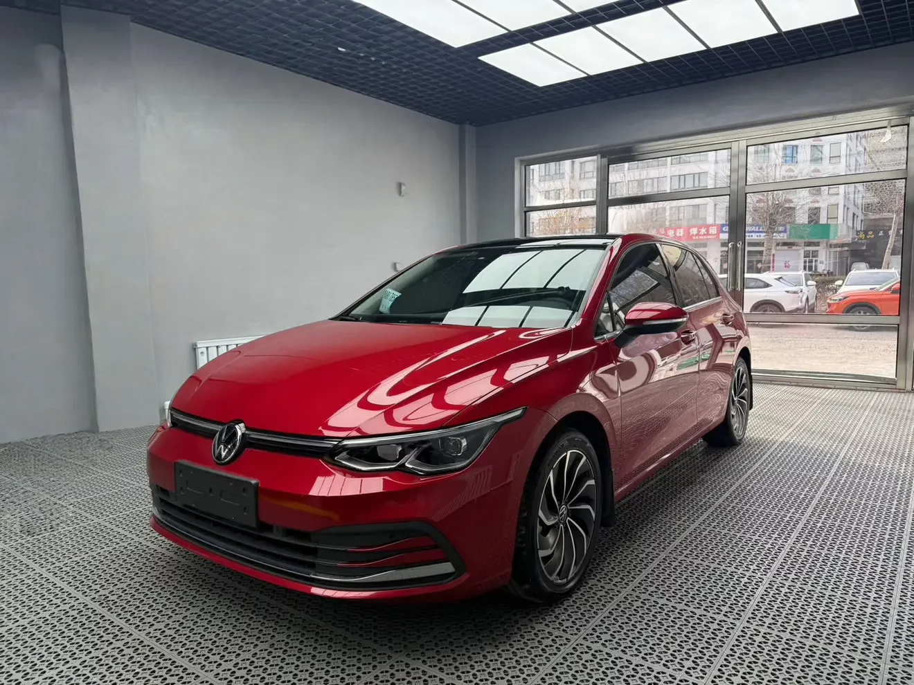 VOLKSWAGEN GOLF