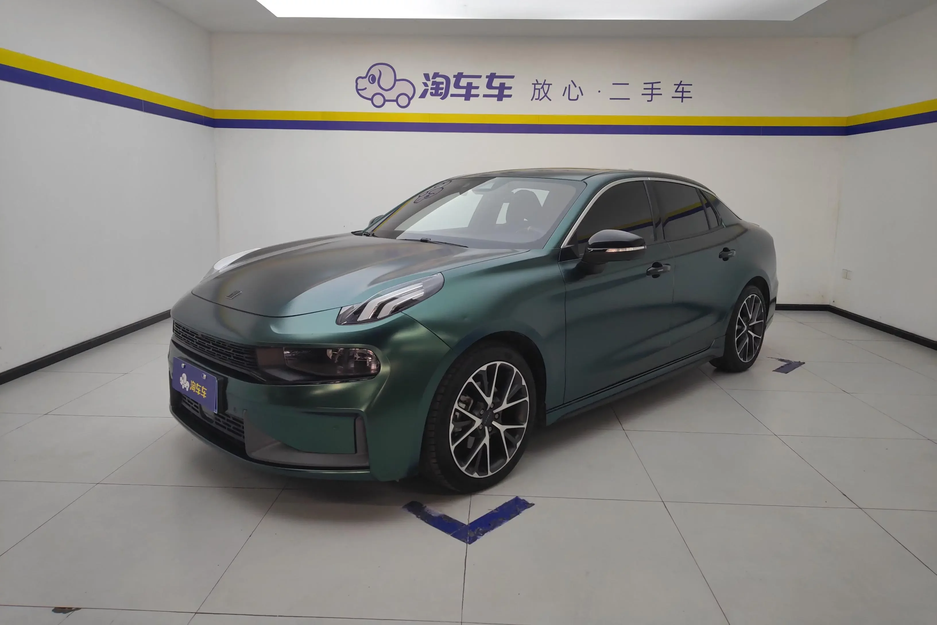 Lynk & Co 03