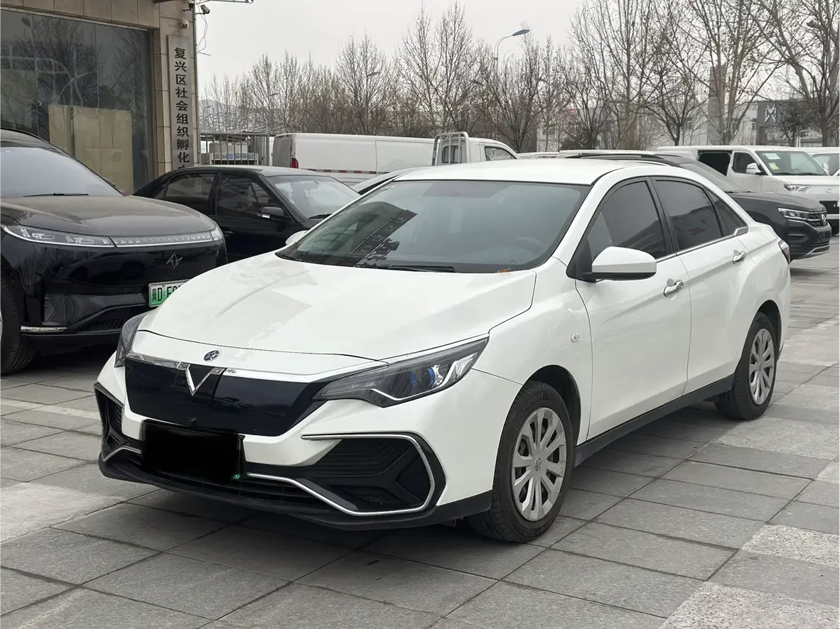Kai Chen Venucia D60 EV  из Китая