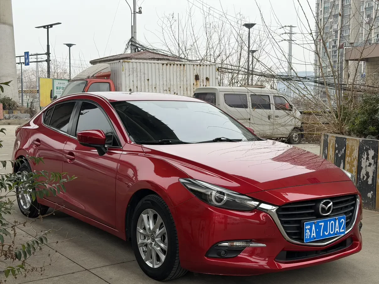 Mazda Axela (3)