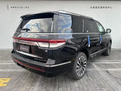 Lincoln Navigator